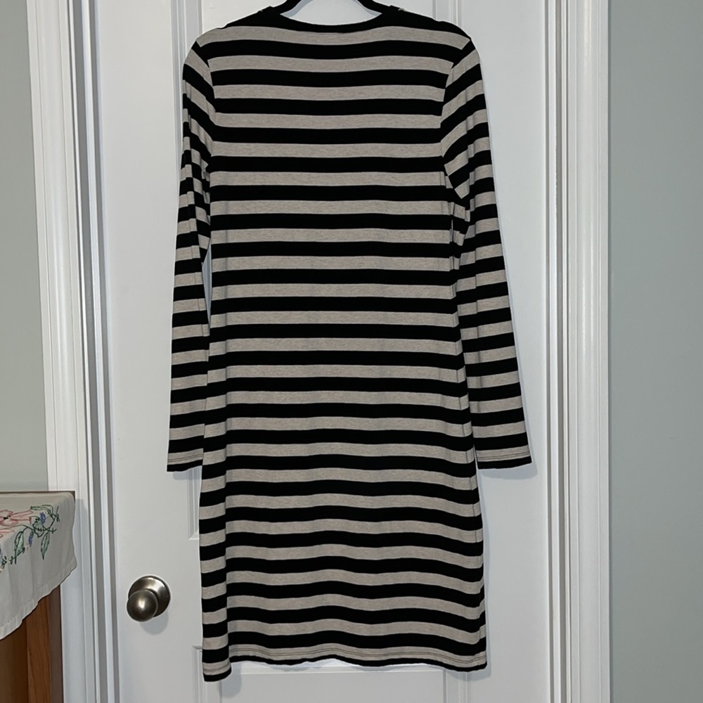 ⚡️ 3 for $30 ⚡️ Old Navy Striped Long Sleeve T-Shirt Dress - Picture 4 of 8
